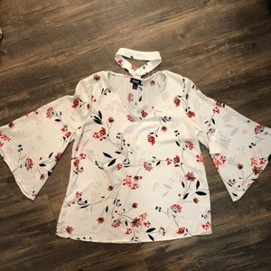 NWT Floral Blouse w/ Collar Size S